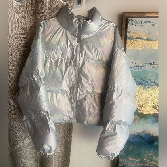 Fabletics Puffer Jacket Womens Sz L  holographic silver Cropped Lightweight Cozy - Picture 1 of 11